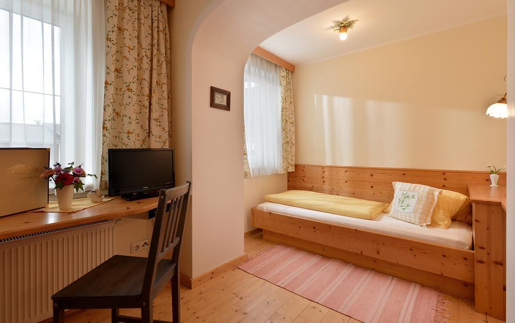 Landgasthof Mauth Kirchdorf in Tirol Bilik gambar